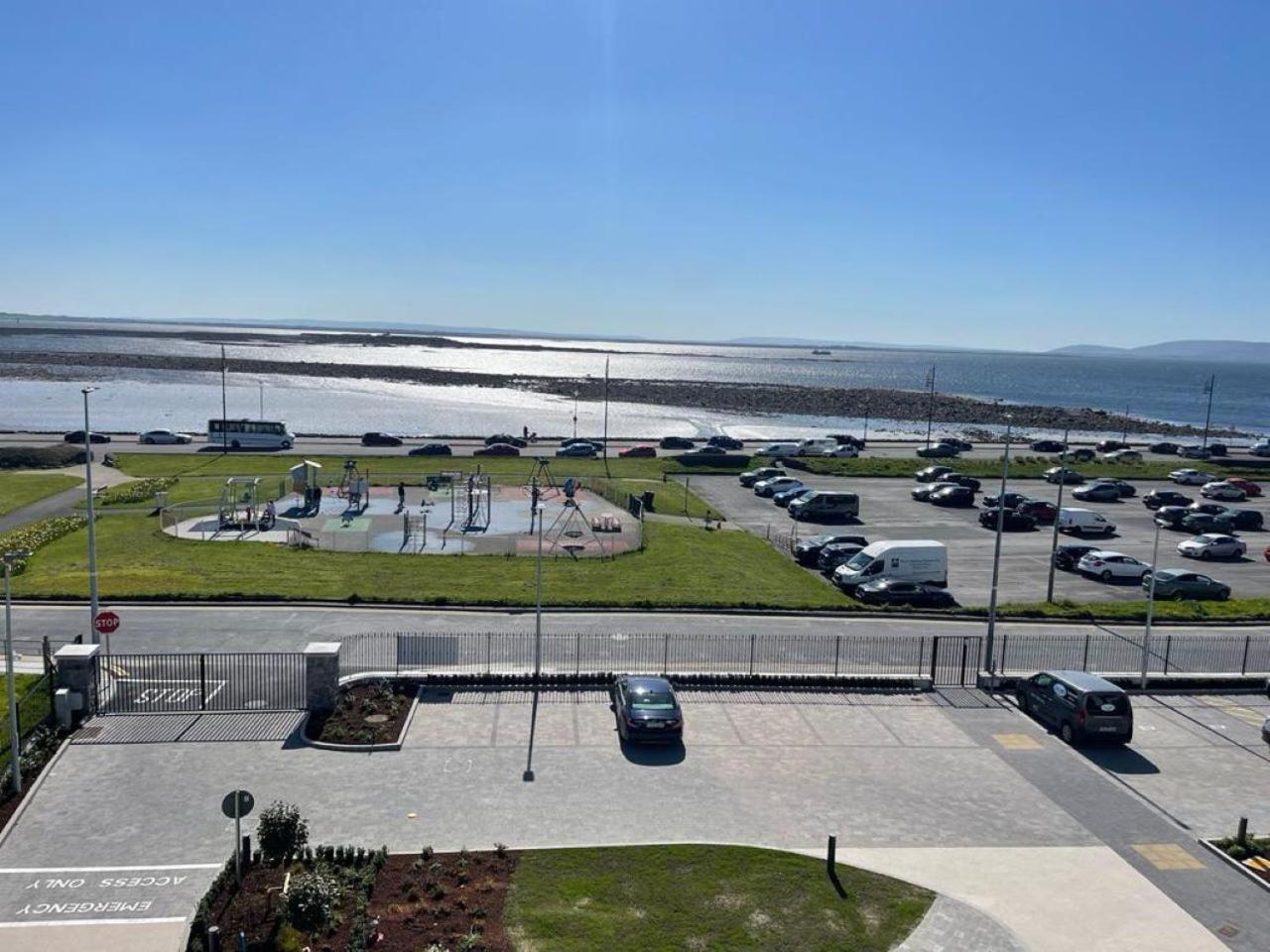 Shoreline Apartments Galway Eksteriør billede