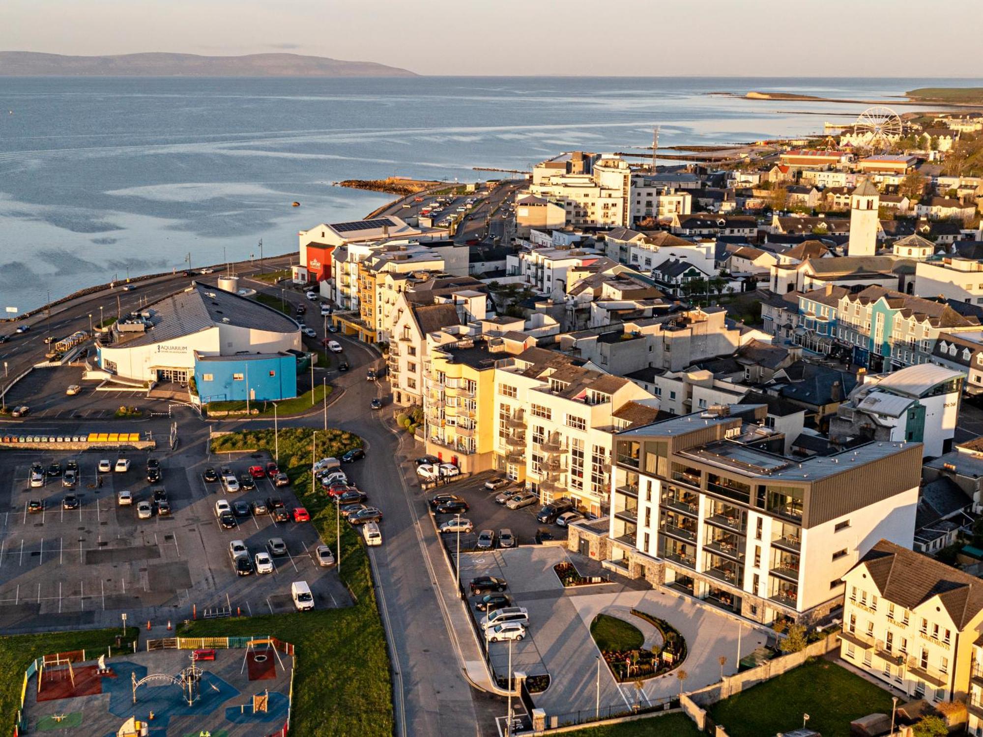 Shoreline Apartments Galway Eksteriør billede